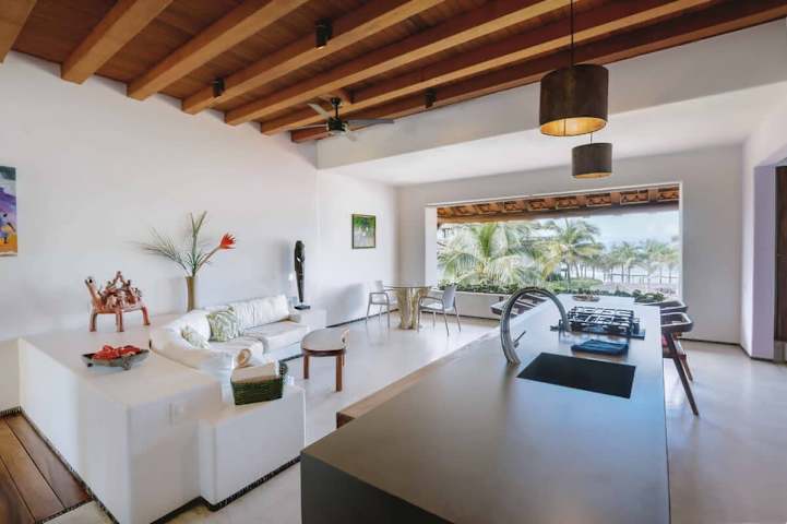 Las Palmas Complex Listings