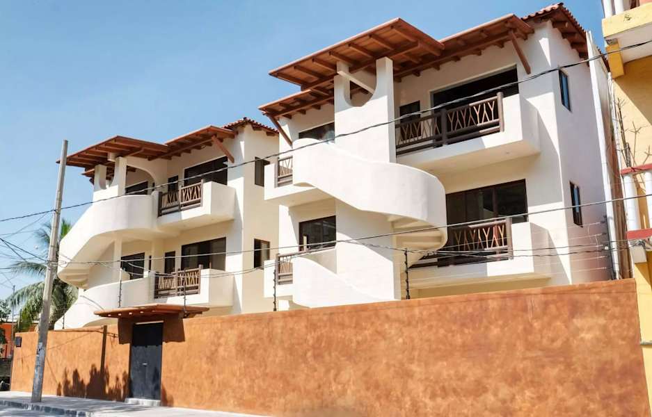 Luxury One Bedroom Apartment in La Madera 1