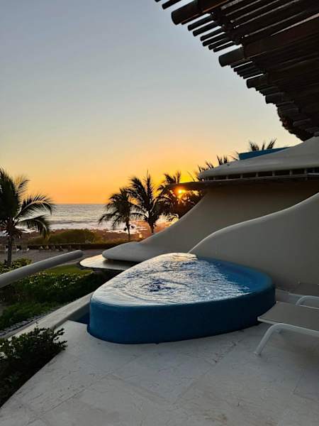 Oceanview Suite Perfect Hideaway for Two 3