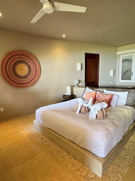 Elegant Oceanview Suite Perfect Hideaway for two 5