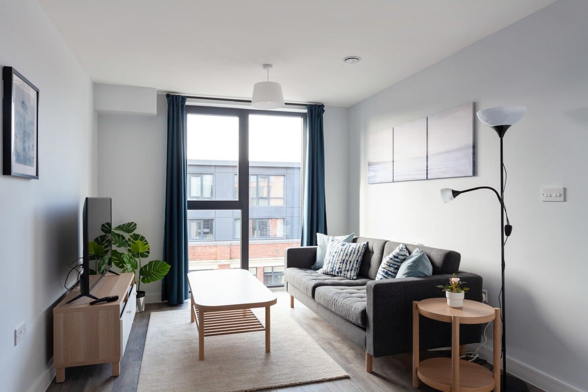 Contemporary 1BED Apartment in Birmingham w WiFi photo 1