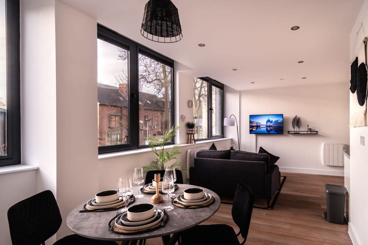 Stylish 1 BR in Alexandra Rise Manchester photo 1