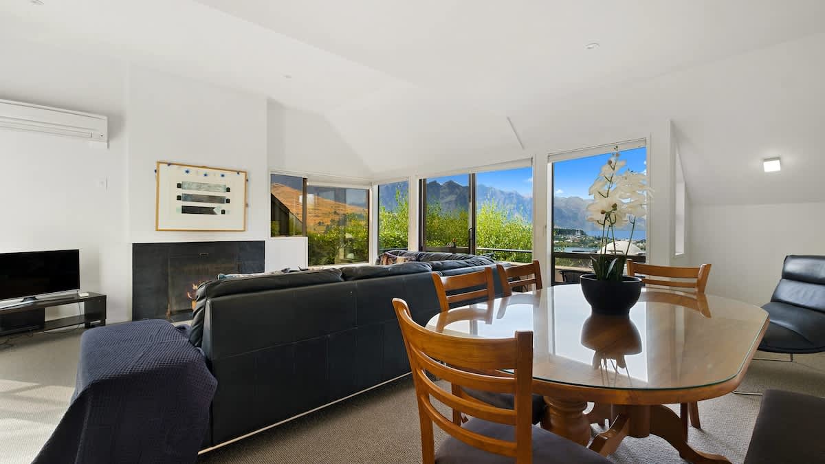 Panoramic Views Earnslaw Central Views B photo 1