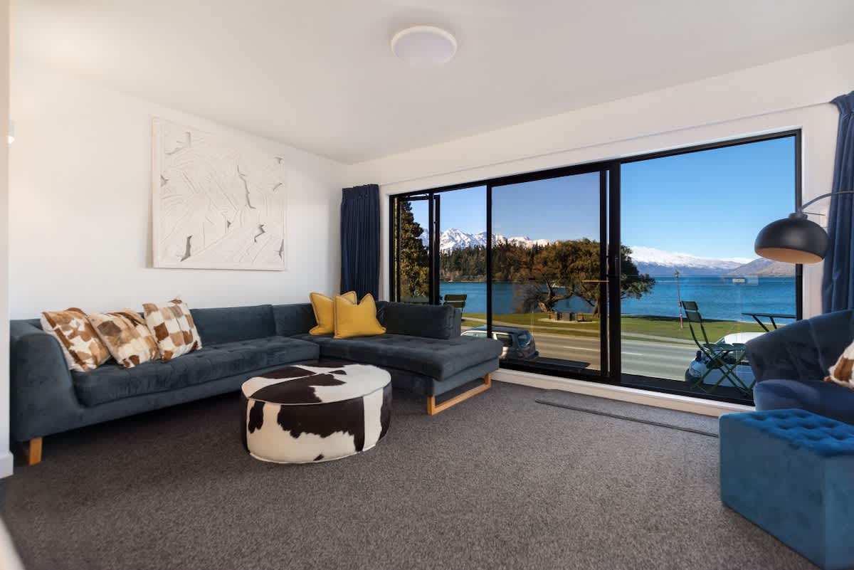Tahuna Lakefront Luxury photo 1