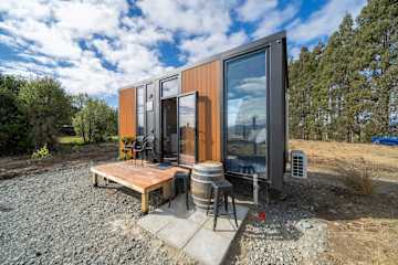 Whitestone Retreat 2 by Tiny Away photo 1
