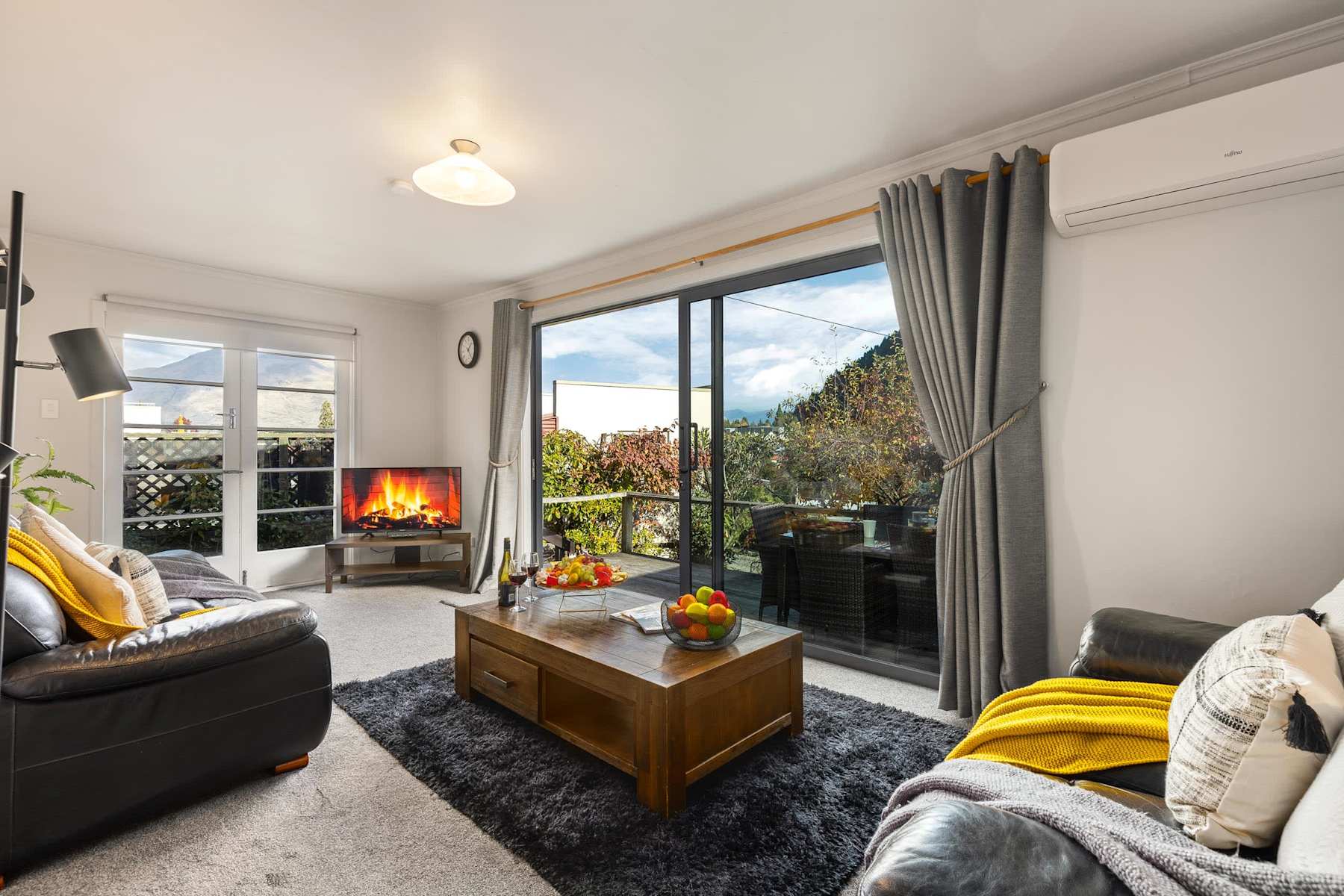 Central Cozy 3 Bedroom Home Free Wifi & Parking Flat Walk photo 1