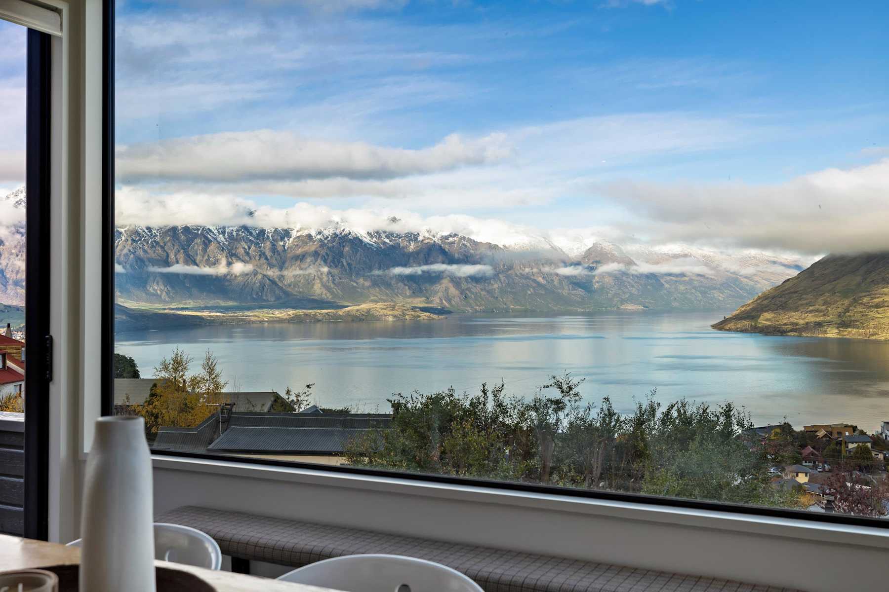 Remarkable Alpine Holiday Home photo 1