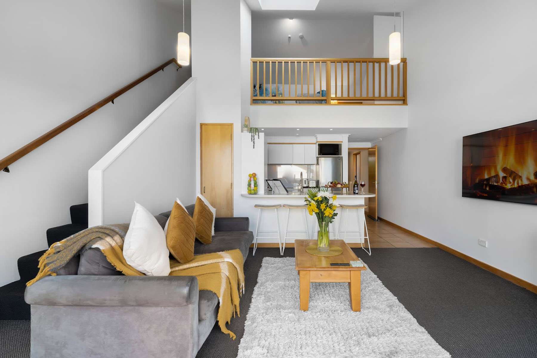 Alpine Three Bedroom Two Bath Apartment photo 1