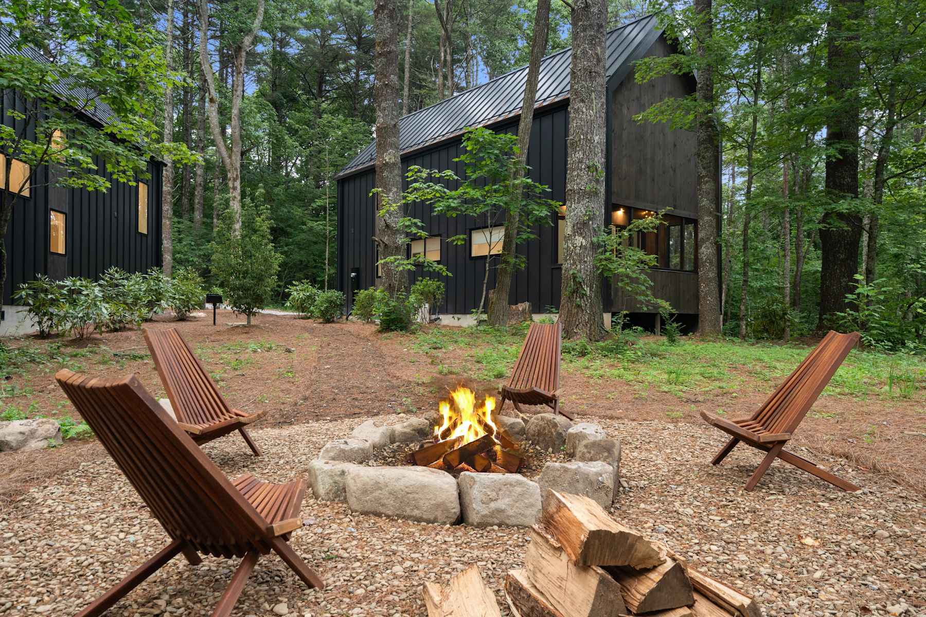 Modern 2BR Cabin near Highlands · Fire Pit & Forest Setting photo 1
