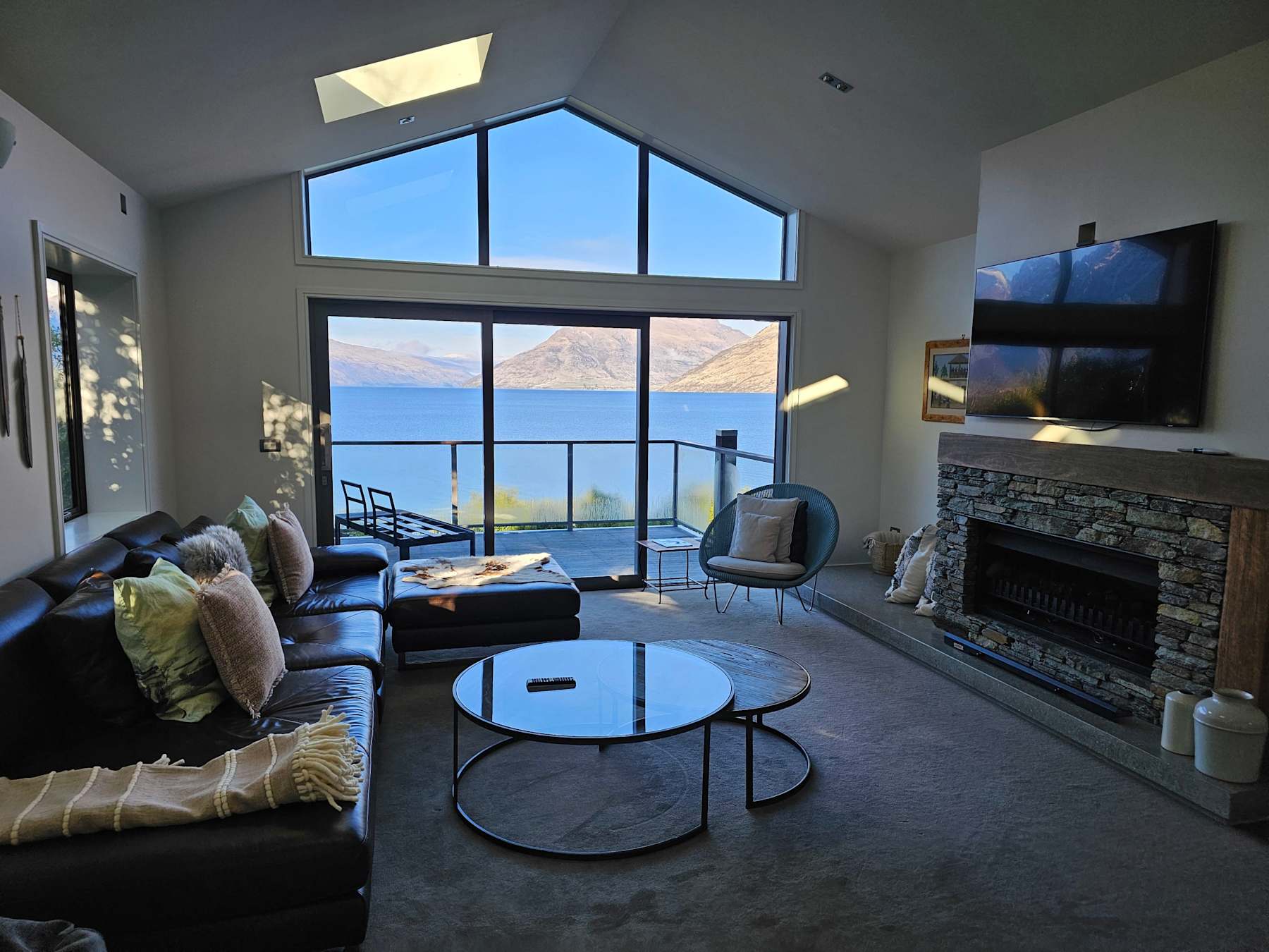 Private Retreat - Stunning Lake & Mountain Views! photo 1