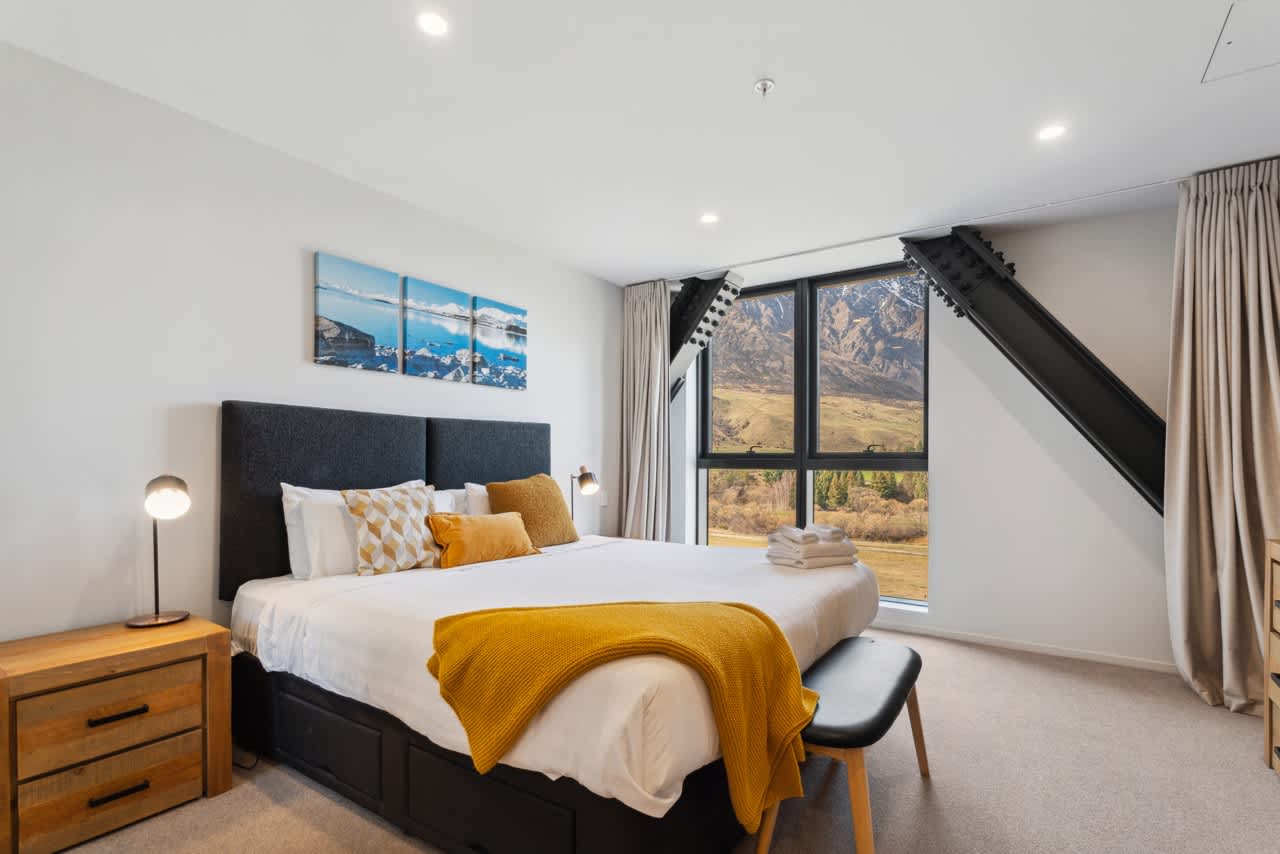 Modern Studio with fantastic Mountain Views photo 1