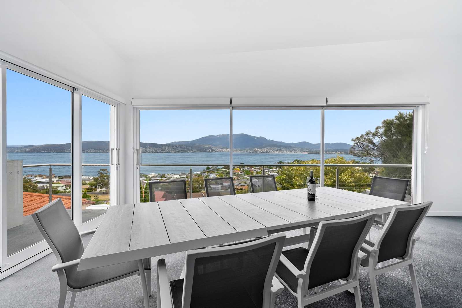 "Hillside Hideaway" Sleeps 10, Stunning Views photo 1