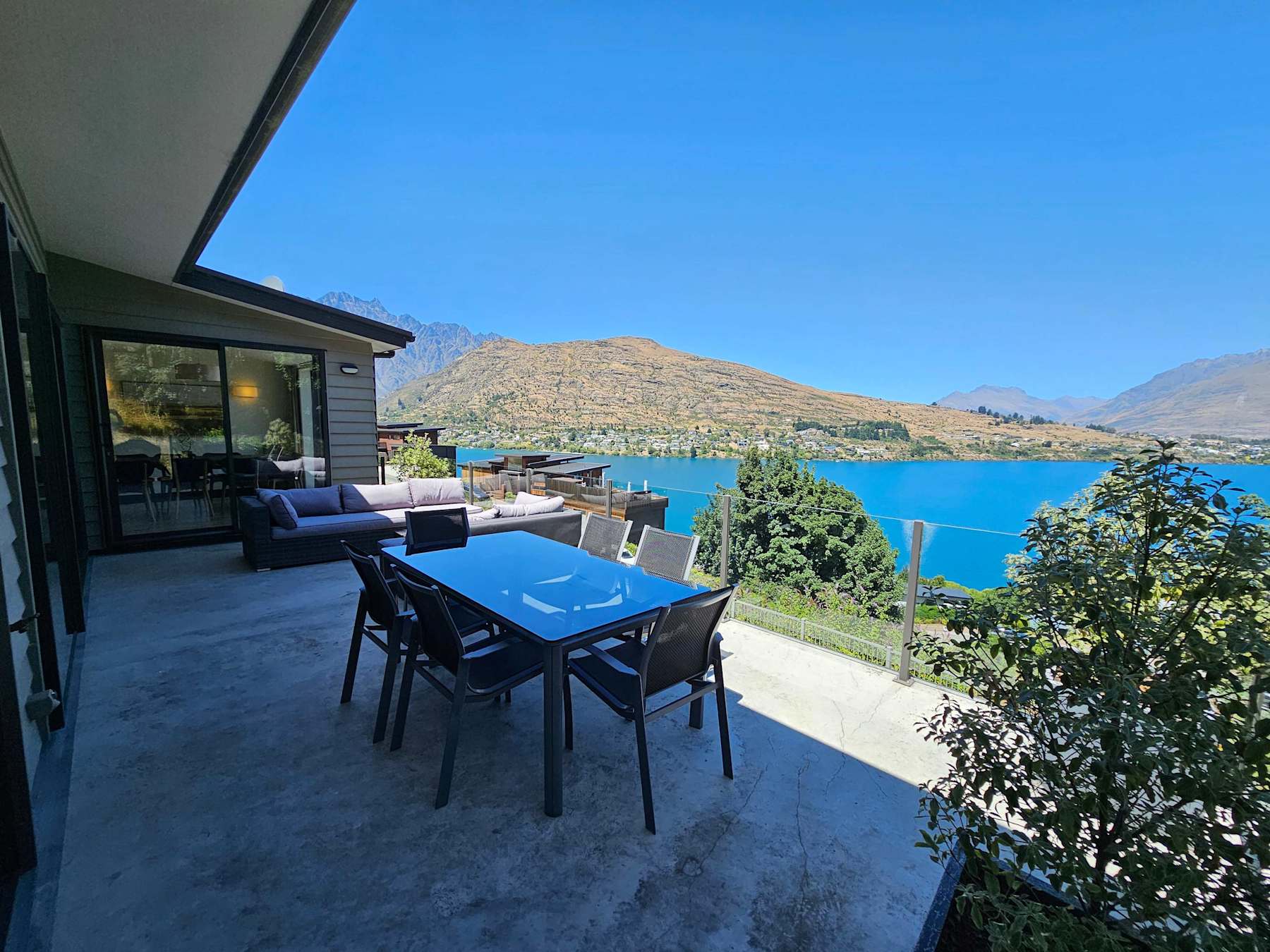 Queenstown Townhouse - Fabulous Alpine Views! photo 1