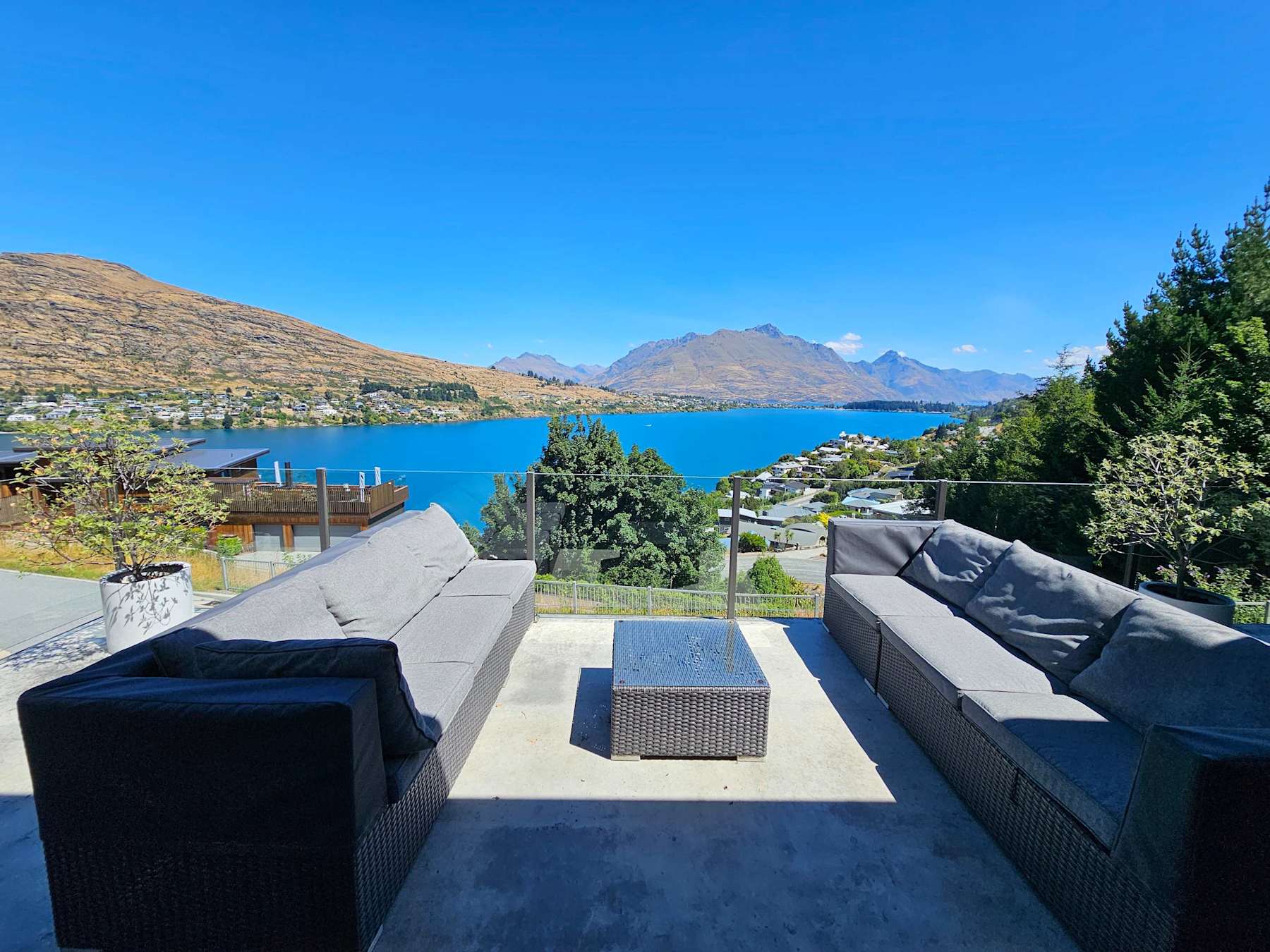 Stunning Views - Queenstown Townhouse photo 1