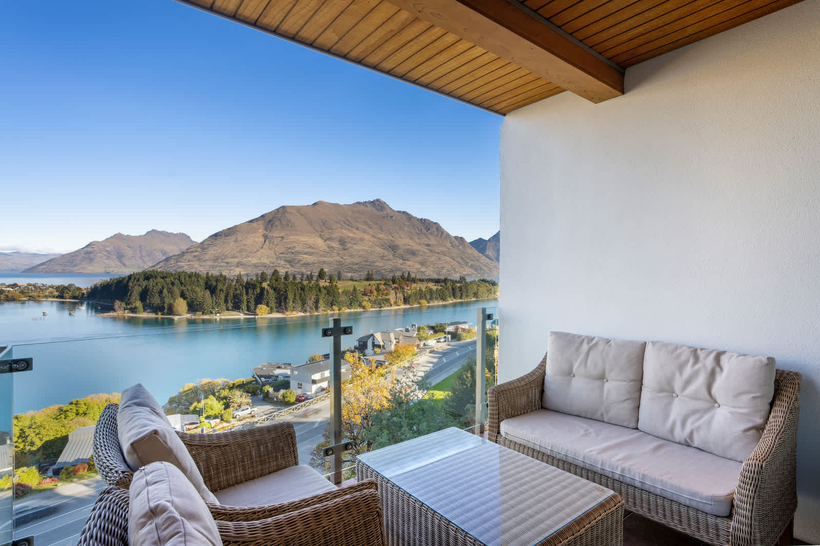 Lakeview Earnslaw Escape photo 1