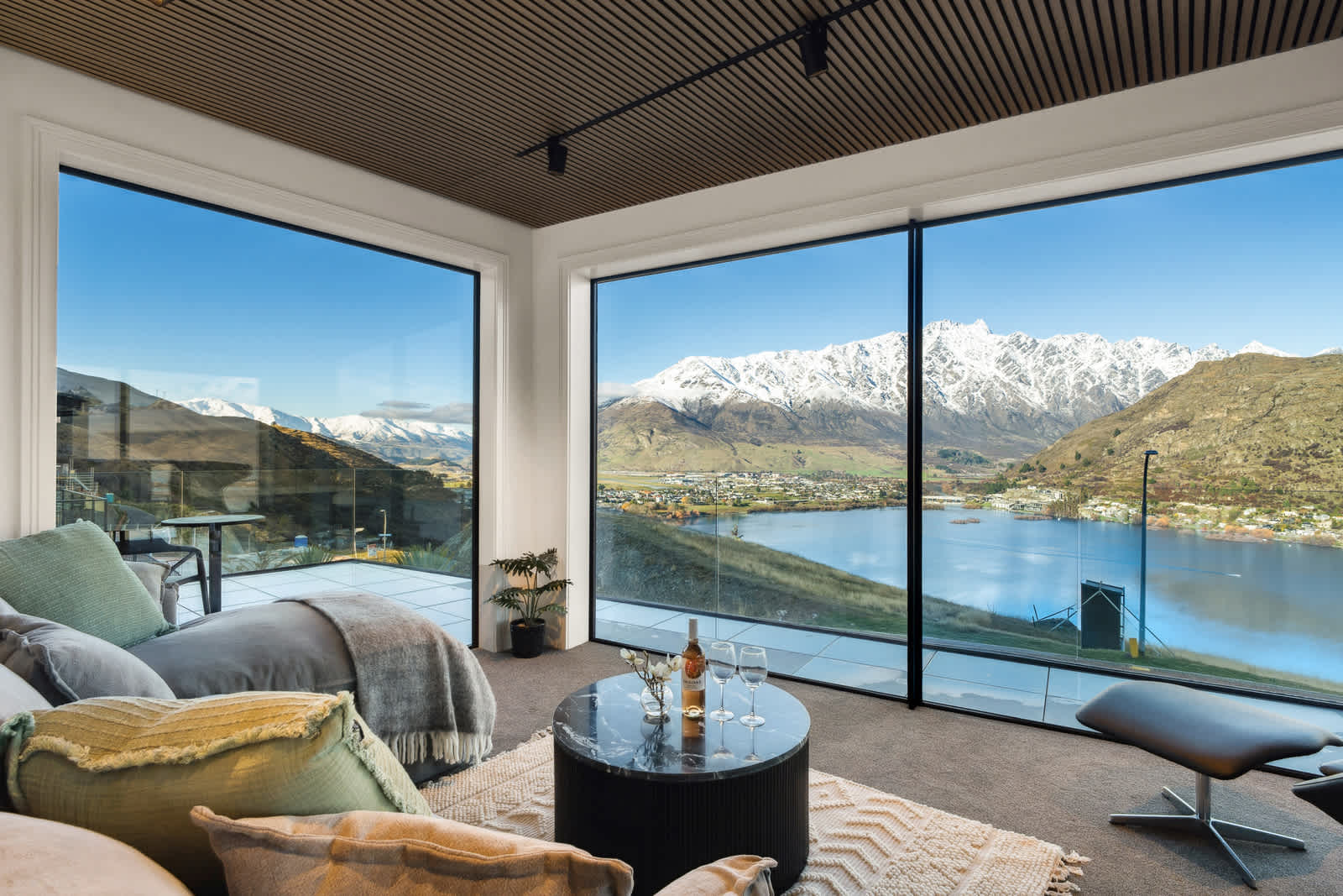 Elevated Tranquility, Luxe Lakeview Horizons photo 1