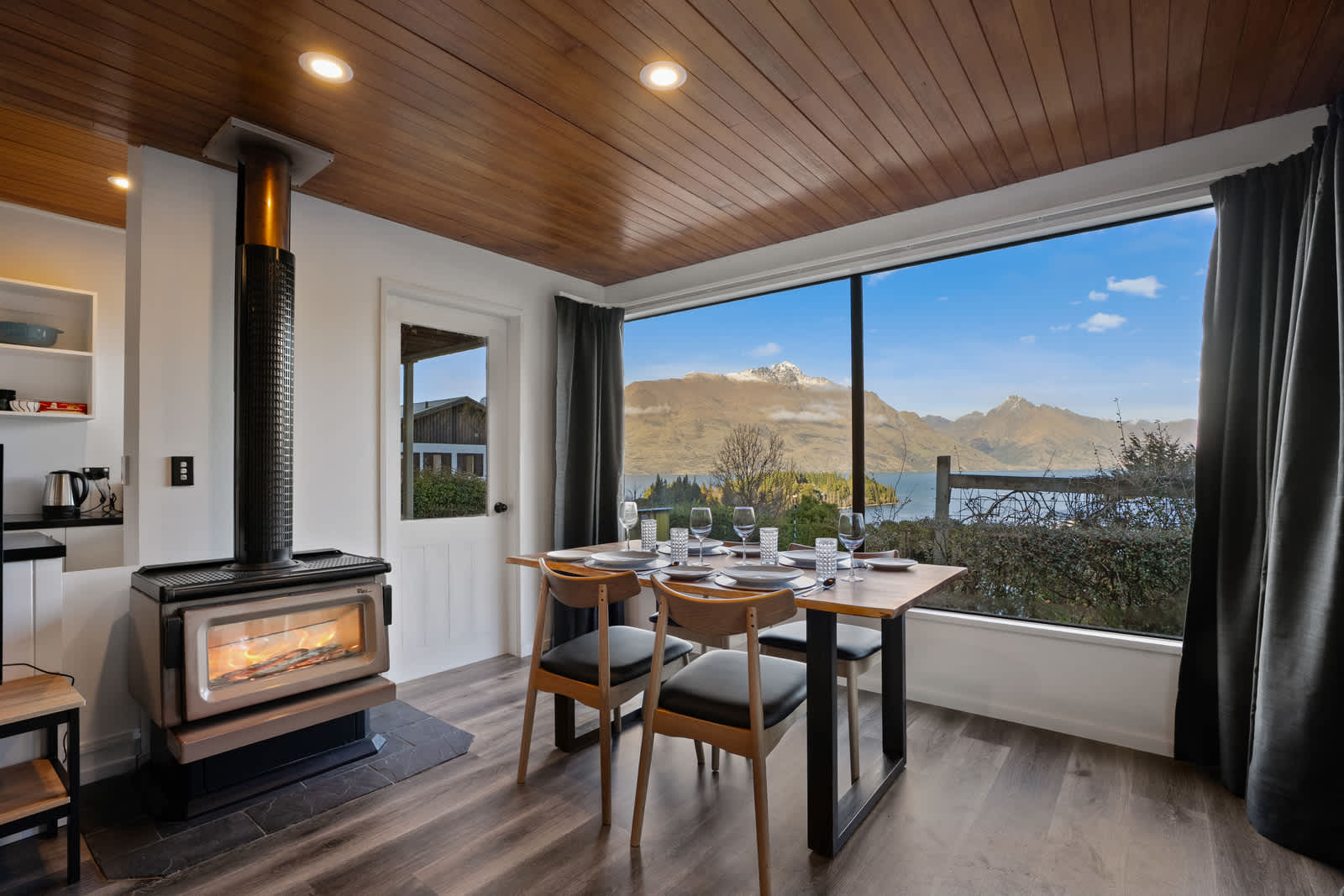 Lakeview Comfort, Incredible Views & Woodfire photo 1