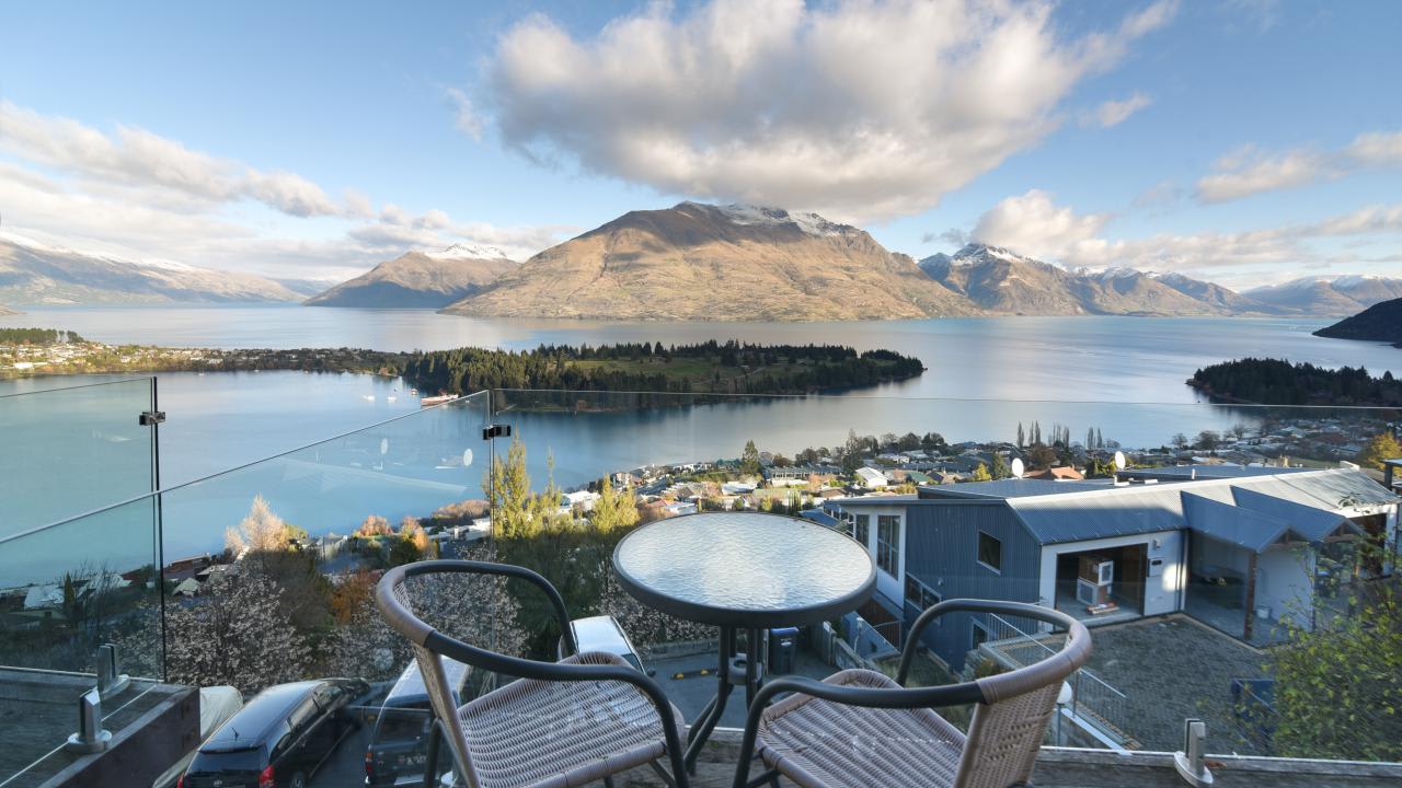 Outlook Oasis, Uninterrupted Lake Views photo 1