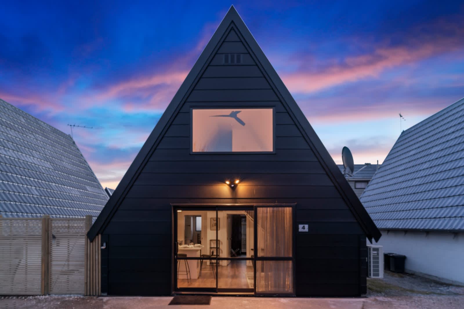 Charming A-Frame Retreat in Historic Arrowtown photo 1