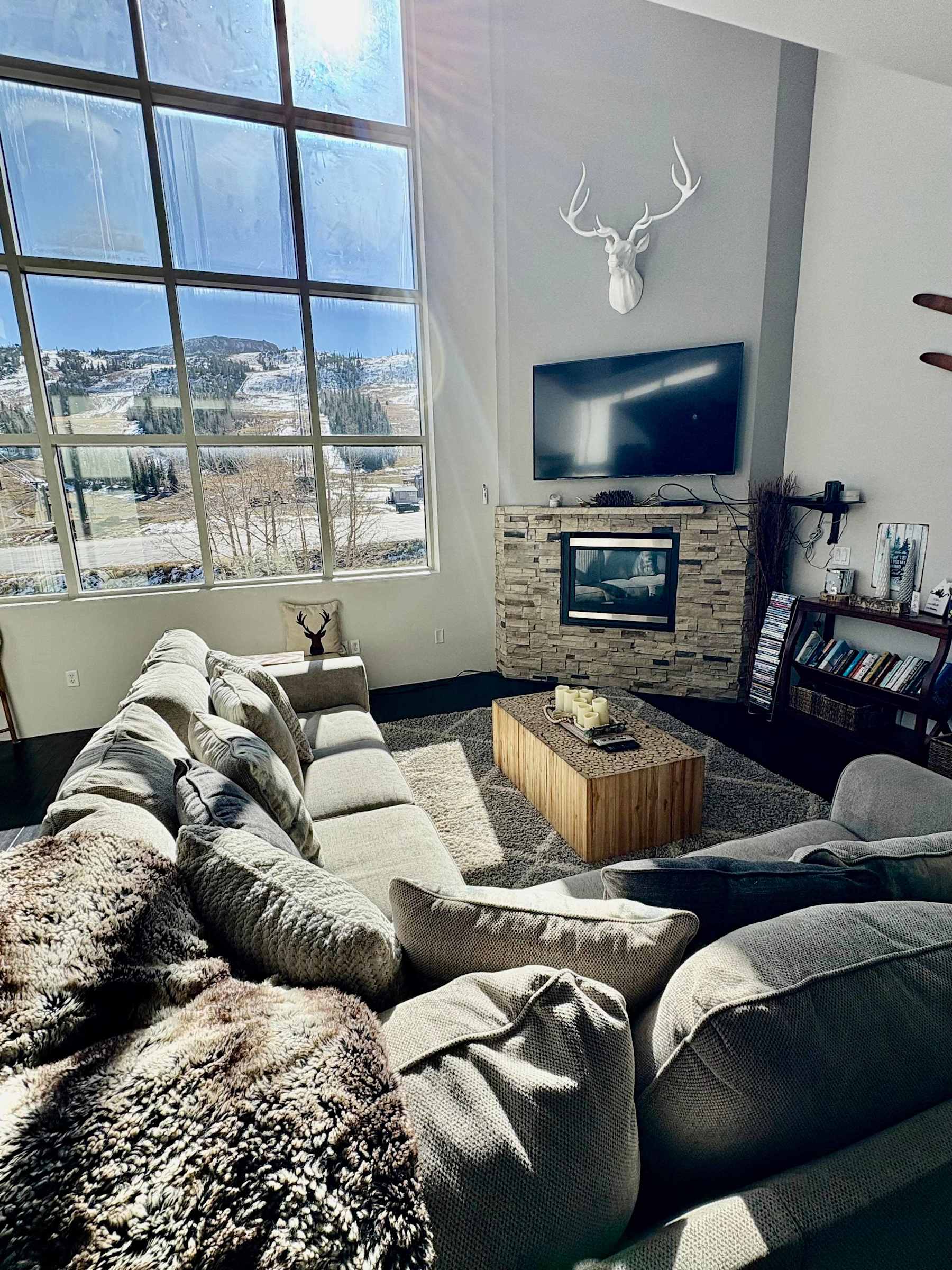 Lofts 2-A-Stunning Condo Right Across From Ski Resort photo 1