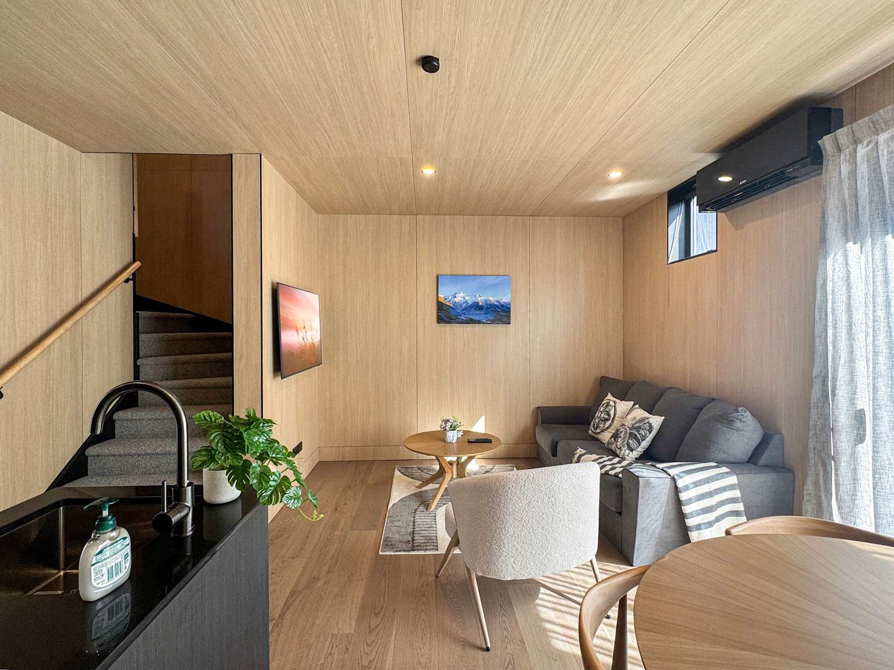 Modern Queenstown Stay on Delaney Loop photo 1