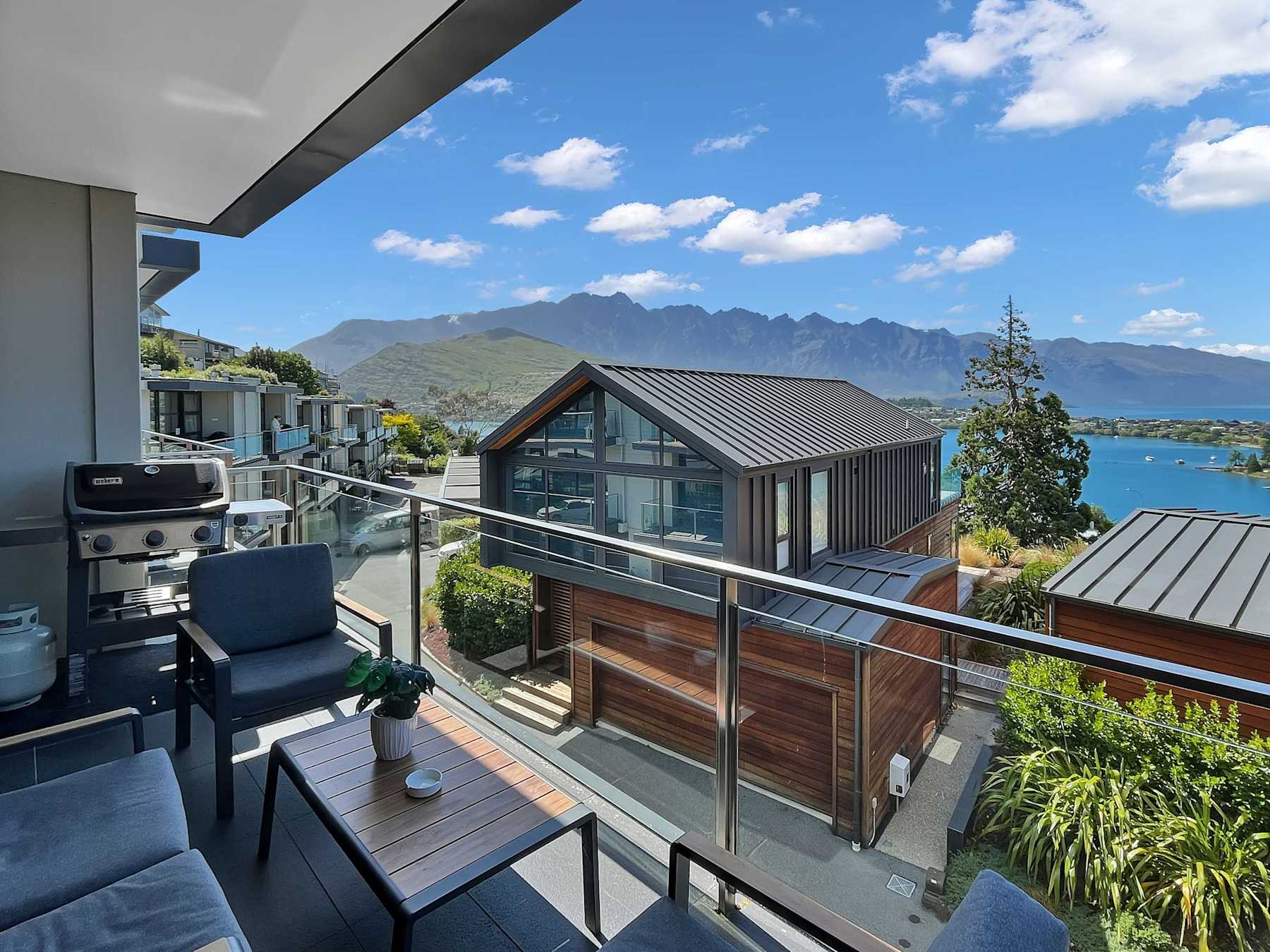 Terrace Apartment 4 With Mountain Views photo 1