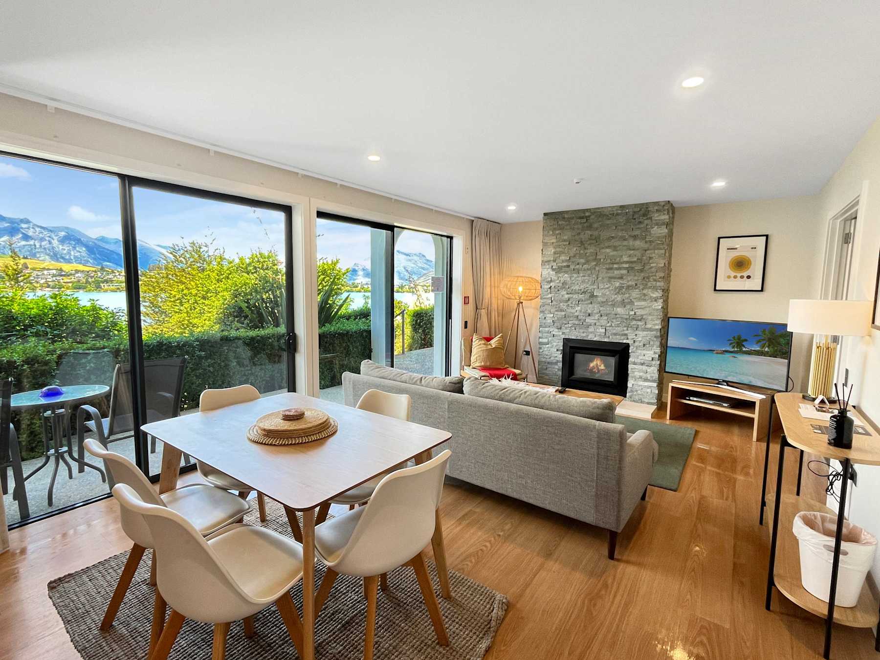 Genuine Lakefront Suite with Views, Villa del Lago photo 1