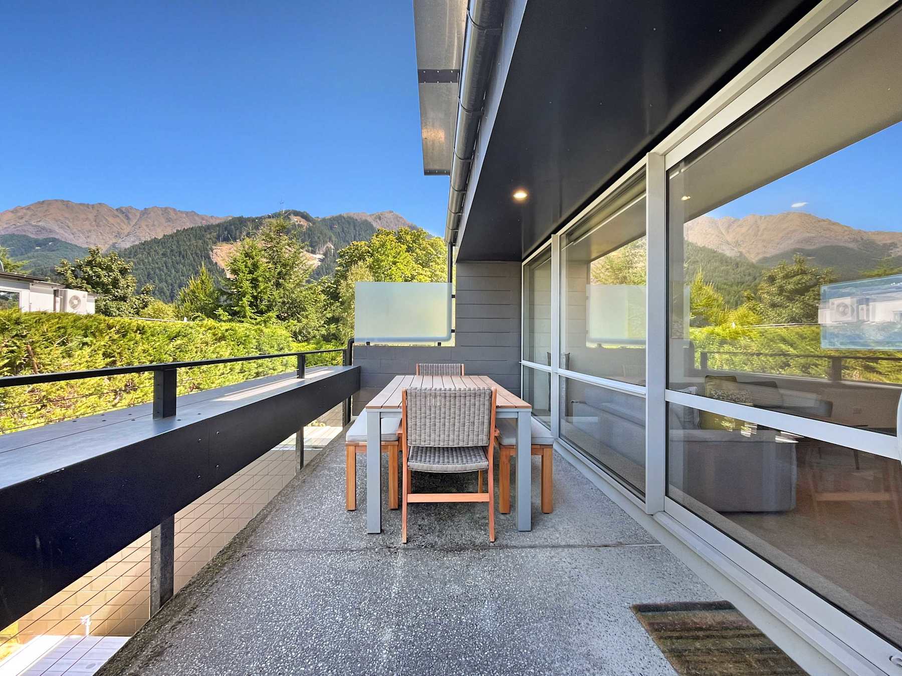 Hallenstein Street Retreat, 3Bedroom Queenstown Home photo 1