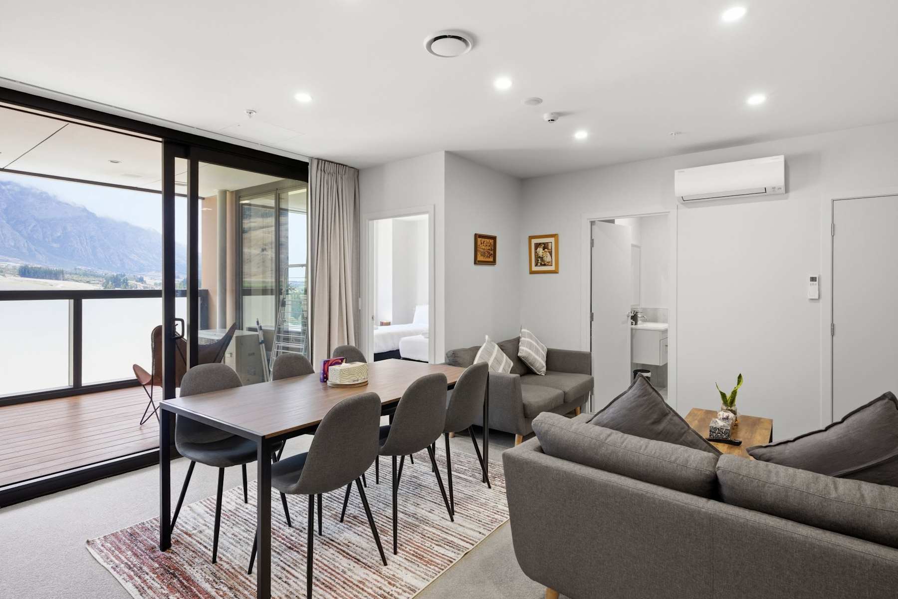 Mountain Ash View - Remarkable Apartment photo 1