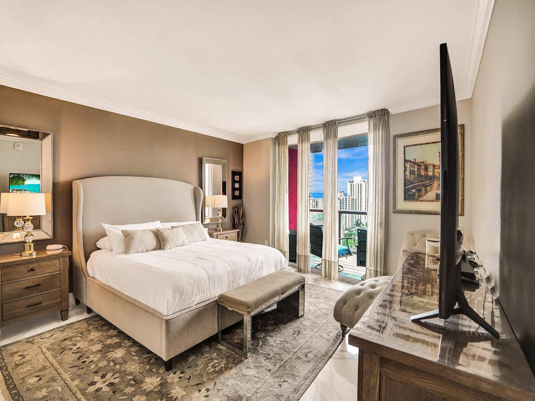 Panoramic Perfection: 3BR Breathtaking Water Views photo 1