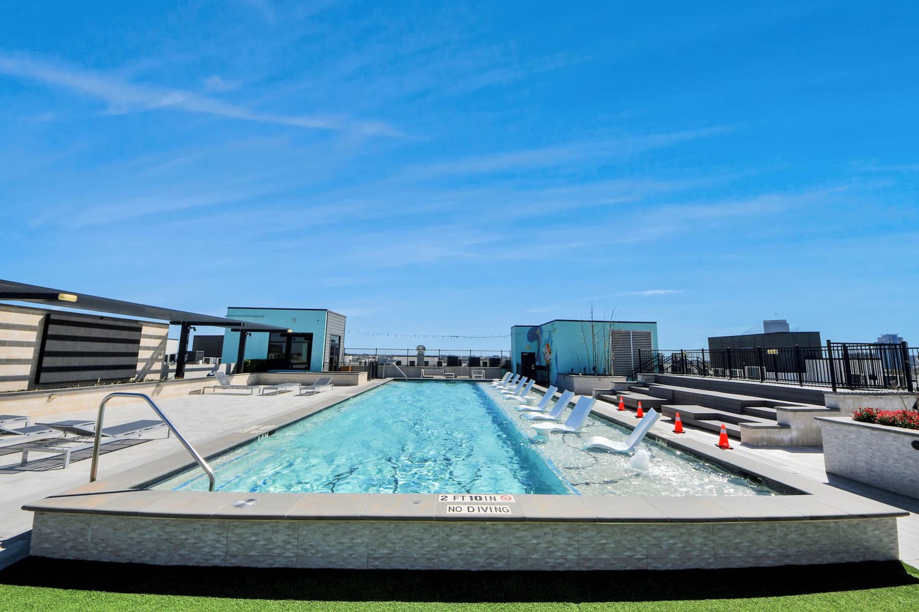 Luxury Houston Apartment: Rooftop Pool, City Views & King Beds Near Downtown photo 1
