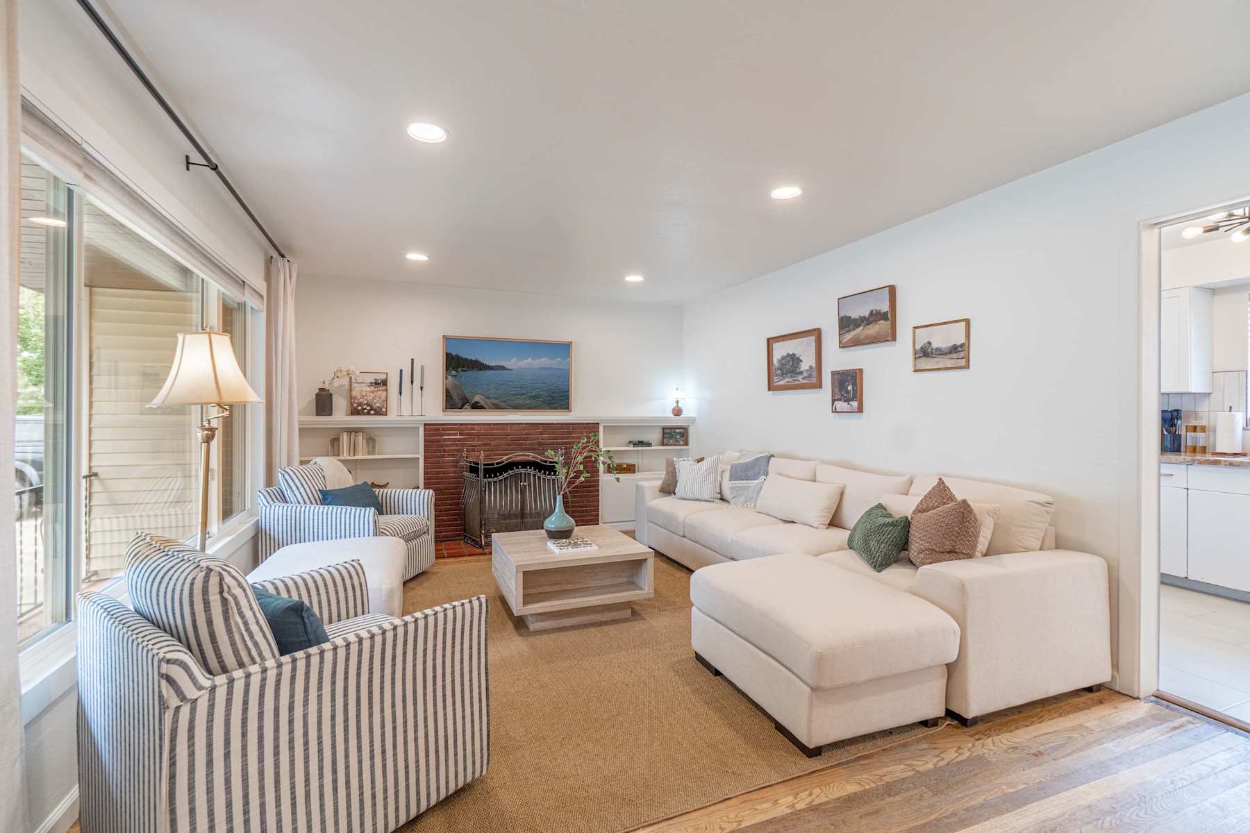 4BR Home w Hot Tub, Grill, Foosball & Cornhole photo 1