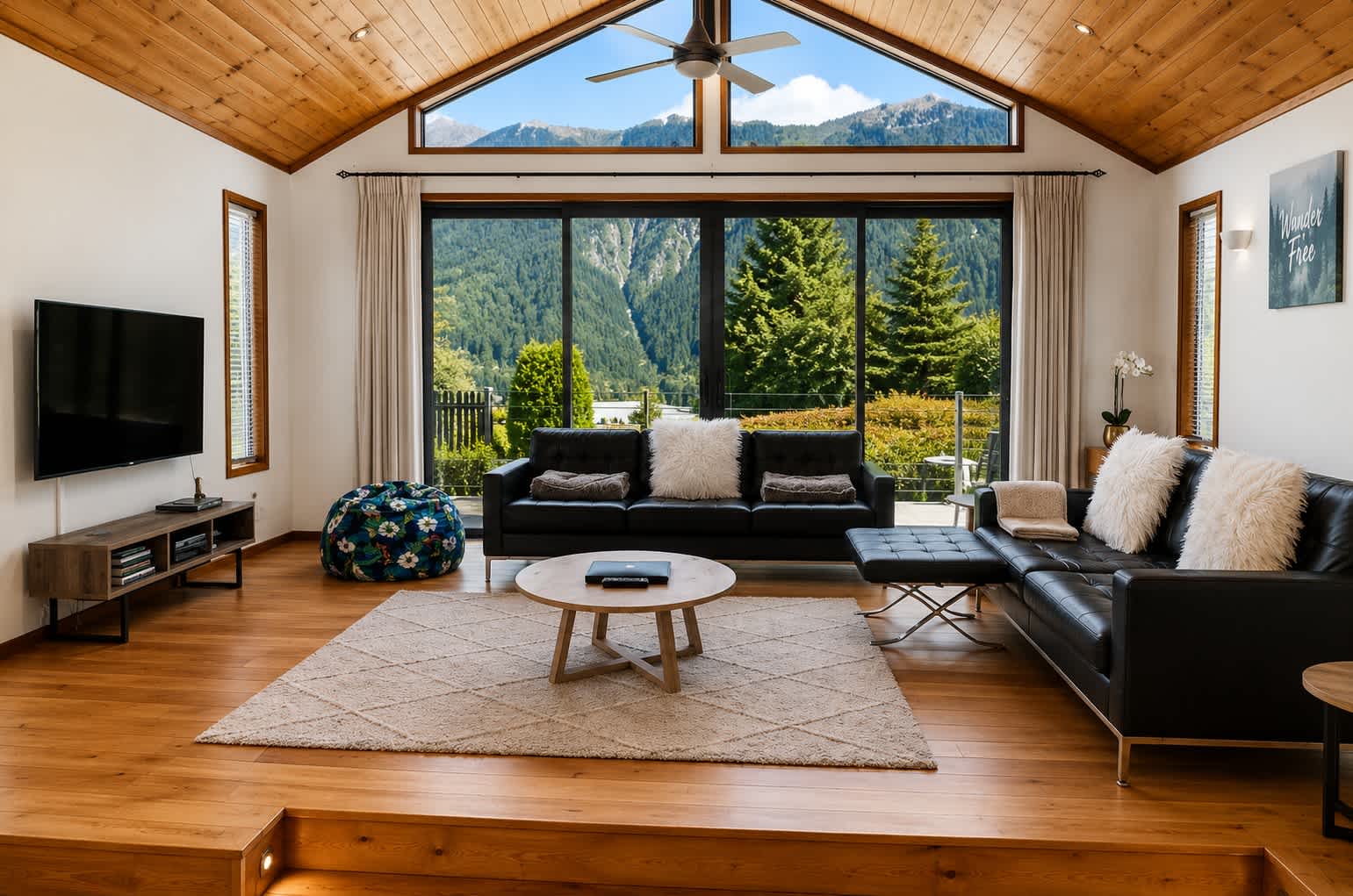 Sublime Escape | Mountain Views, Central & Cosy photo 1