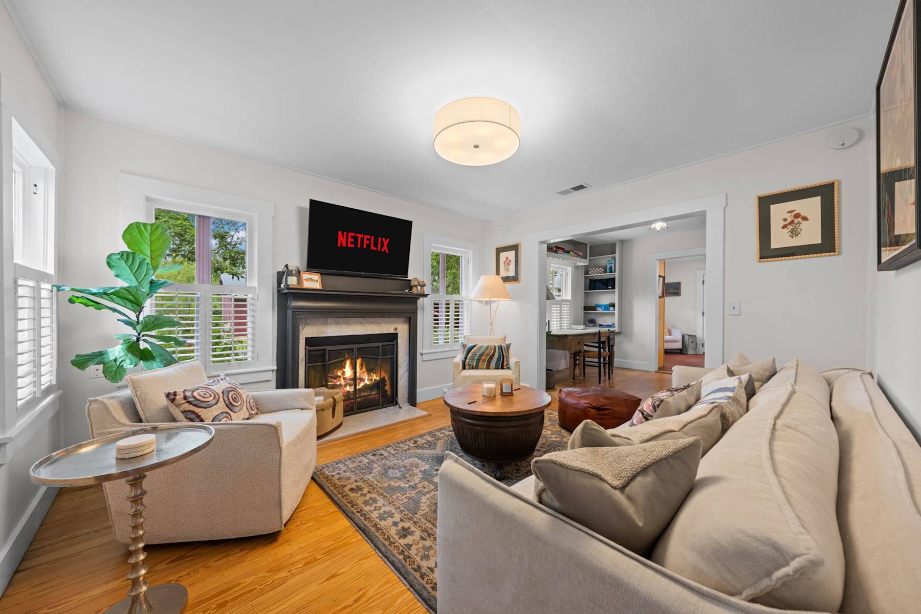 Perla's Place - Fire Place & 3 Blocks from Main photo 1
