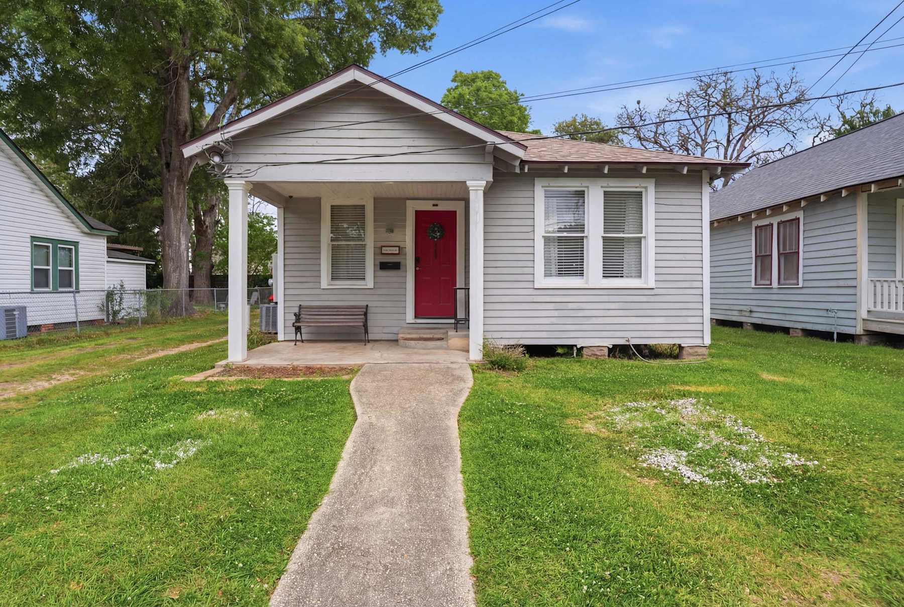 Spacious 2BR Perfect for Work Crews or Families photo 1
