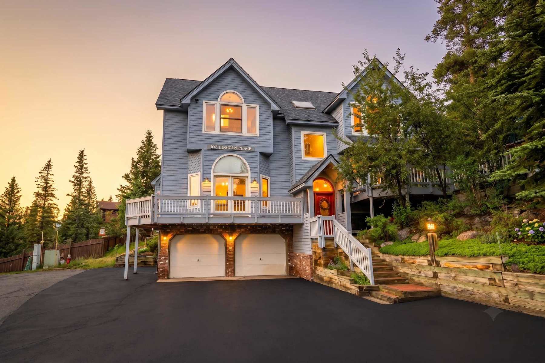Downtown Breck Retreat| Deck + Trails + Hot Tub photo 1