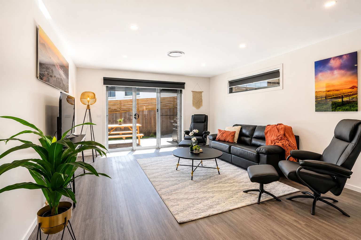 Blue Gum No 7-10 Mins to CBD/Airport-2 Bed/ Bath. photo 1