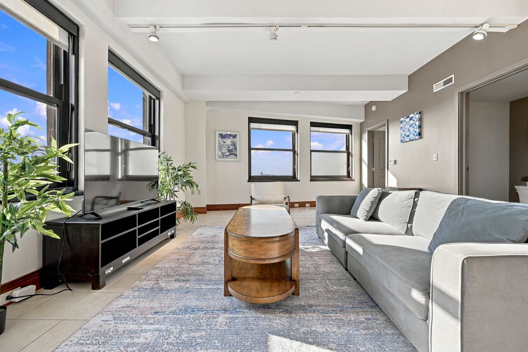 Modern Loft Living in Downtown Detroit w City View photo 1