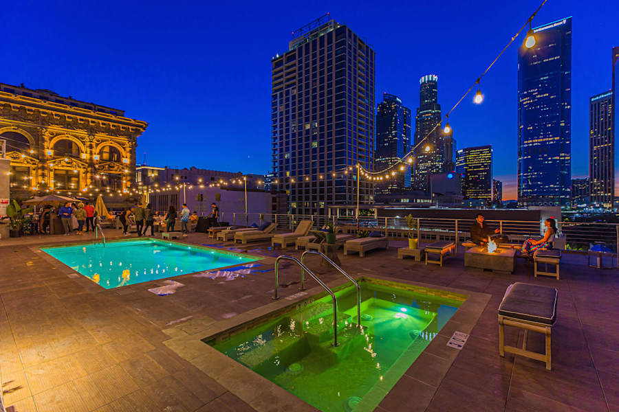 One Lux Stay Hollywood View LA Suites — gallery preview 1