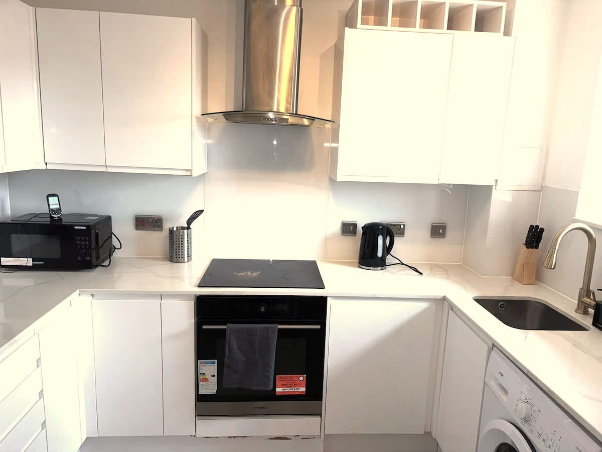 The Croydon Apartment, photograph 12 of 42