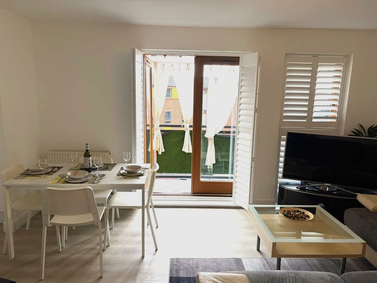The Croydon Apartment, photograph 3 of 42