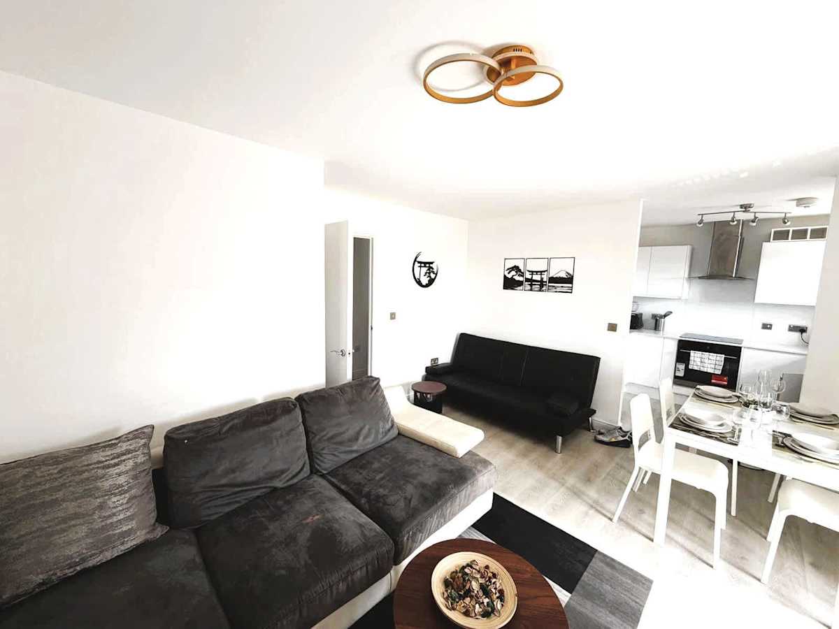 The Croydon Apartment, photograph 35 of 42