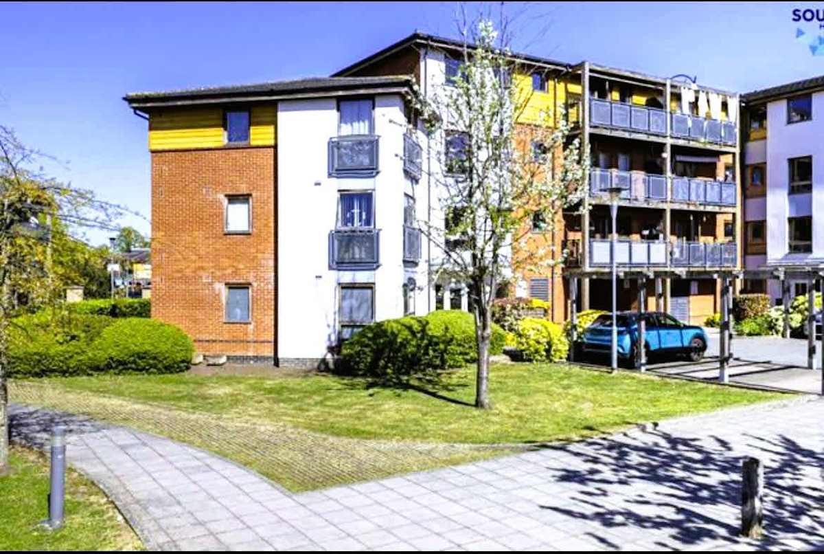 The Croydon Apartment, photograph 41 of 42