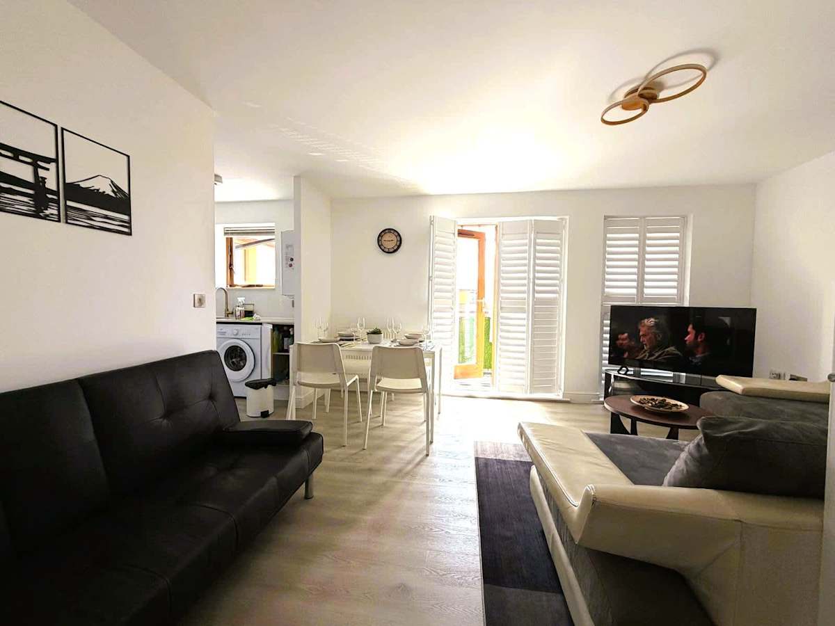 The Croydon Apartment, photograph 38 of 42