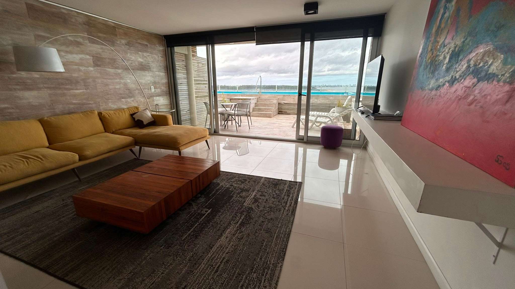 Foto de Monoambiente con piscina privada · SYRAH