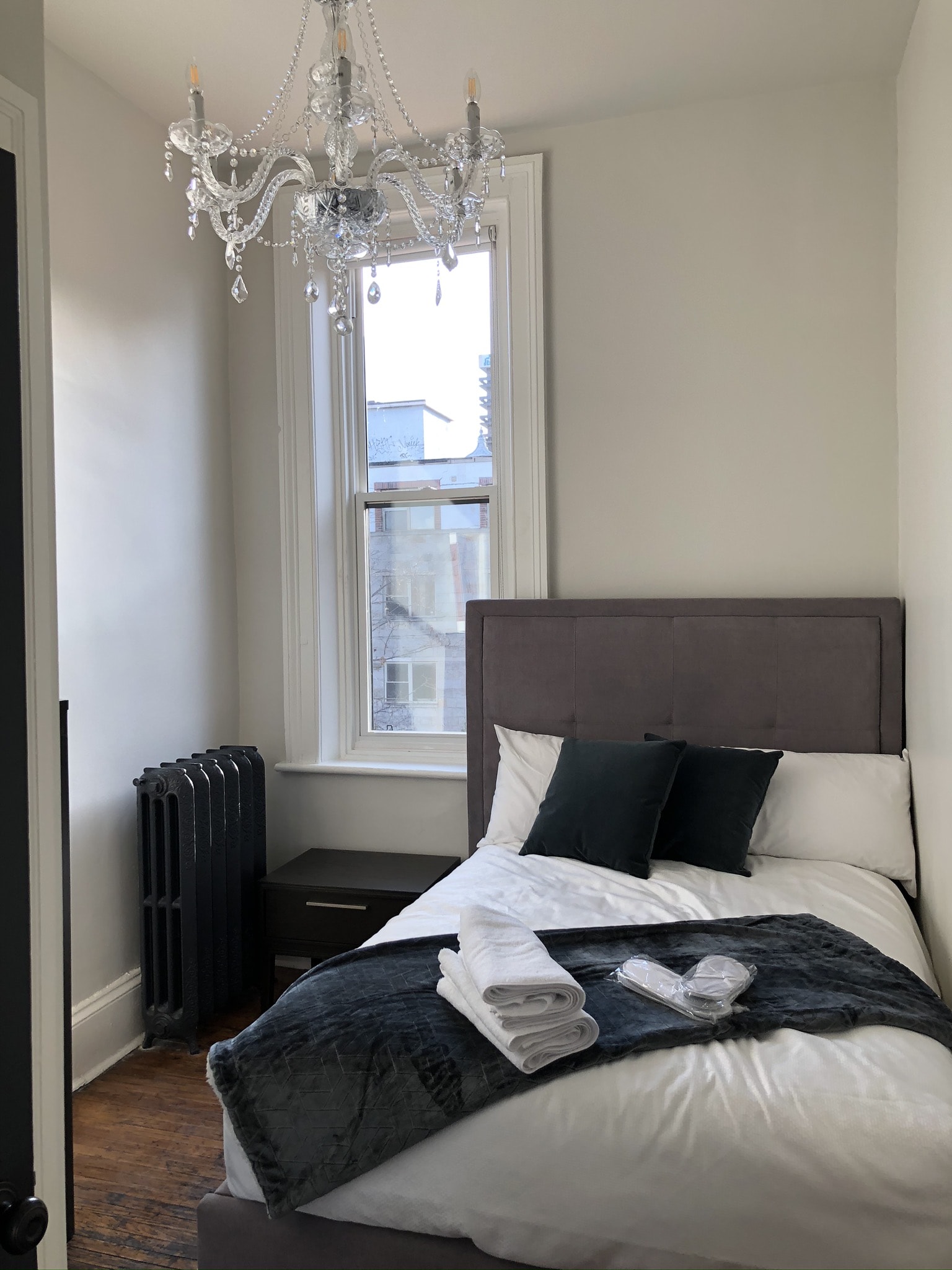 1BR Boutique Condo with PRIME Walk Score | Photo 4