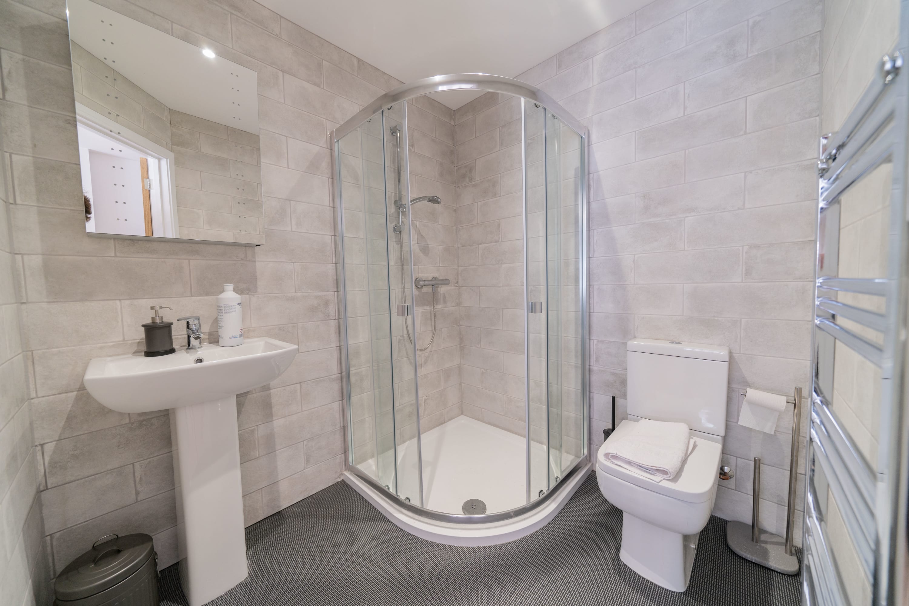 ** 2 Ashbrook Windmill - Luxury ground floor 1 bedroom flat **** in Windmill Road 107 OX3 7BT - Property image 7 - VivreStays