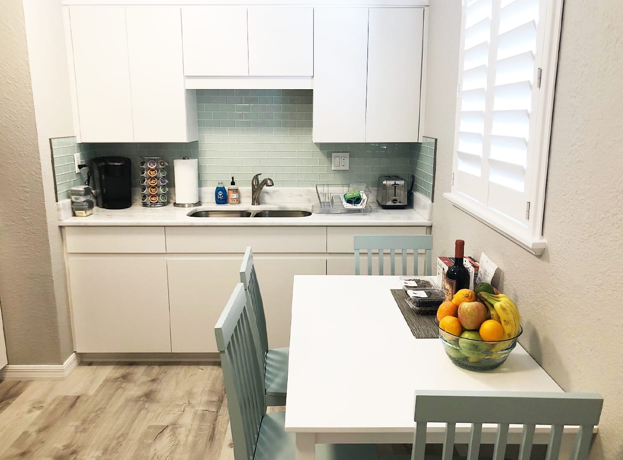 Newly Renovated - Modern Apartment - 2 of 4