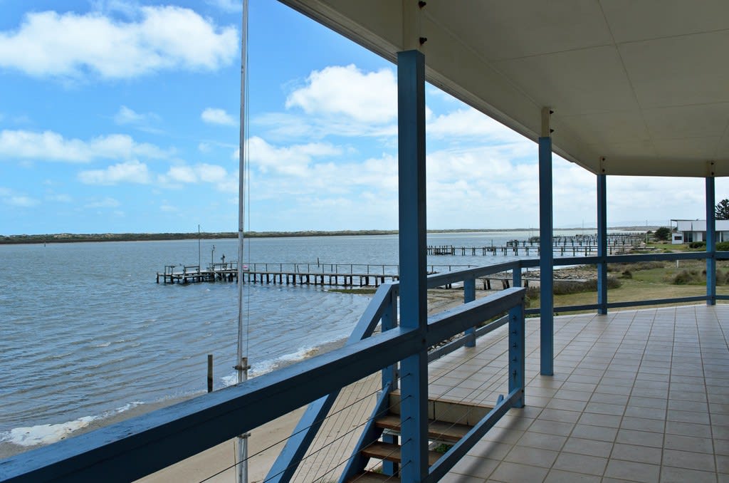Casa Del Sol - Riverfront, bring the boat - Hindmarsh Island — Hindmarsh Island, SA — vacation rental