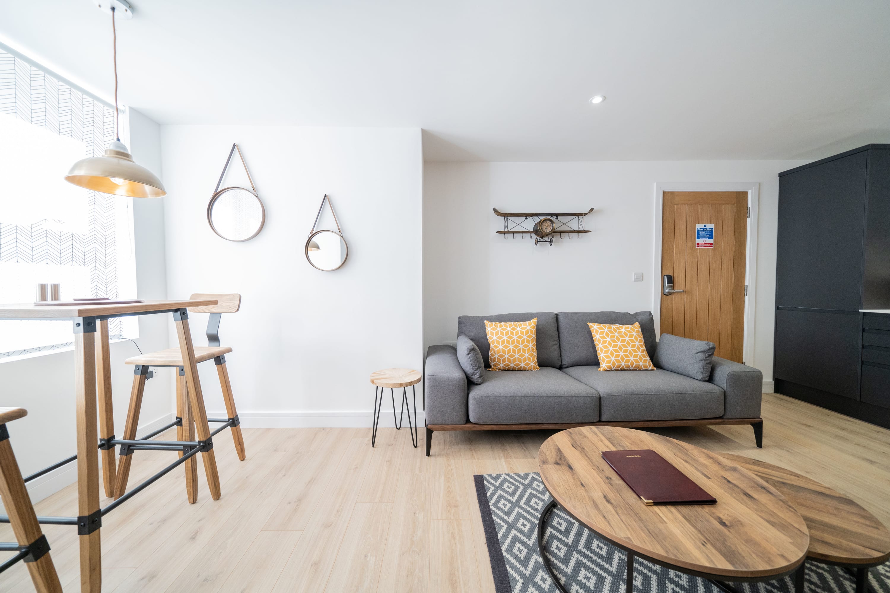 ** 3 Ashbrook Windmill - Luxury first floor 1 bedroom flat ** in Windmill Road 107 OX3 7BT - Property image 2 - VivreStays